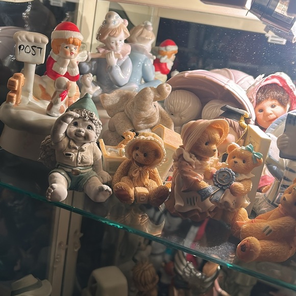 Collectible Figurine rare numbered🥳🥳❌❌ - Picture 3 of 8